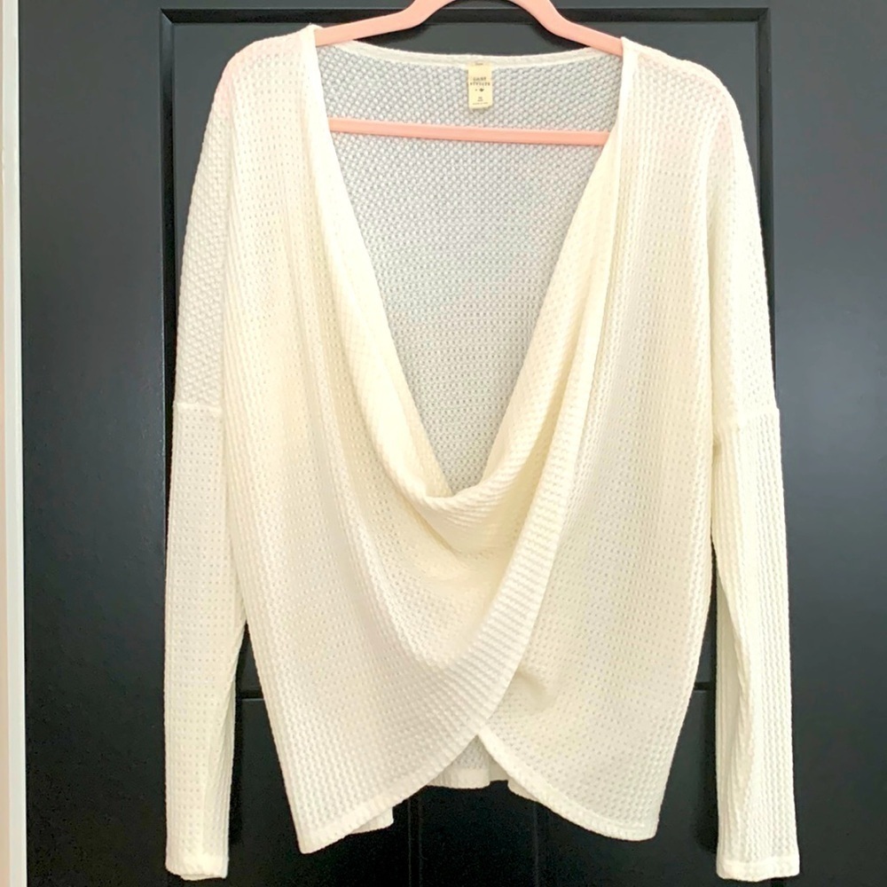 Lazy Sundays Women’s Top. Scooped Draping, Asymmetrical Hem. Size Medium